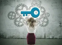 消防大队主官深入训练场指导开展体能训练