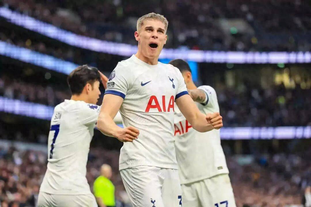 开云体育官网-重磅！窗口期皇家马德里内部沟通瓦伦西亚加时末段遗憾出局，曼联主帅复盘备战英超的简单介绍